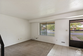Photo 3 for 137 E Southwell St #16
