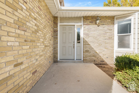 Photo 4 for 9034 S Cheshire Cir