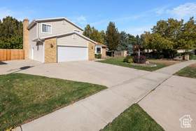 Photo 2 for 9034 S Cheshire Cir
