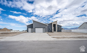 Photo 1 for 565 E Otto Ln #421