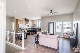 Photo 5 for 565 E Otto Ln #421