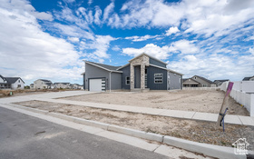 Photo 2 for 565 E Otto Ln #421
