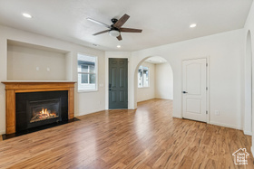 Photo 3 for 741 N Skipton Dr