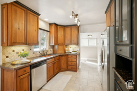 Photo 4 for 1436 E Woodland Ave