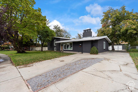 Photo 4 for 1269 E Woodstock Ave