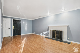 Photo 3 for 875 E Arrowhead Ln #40