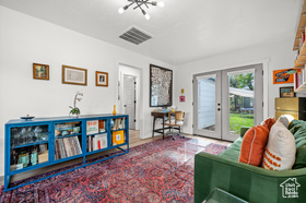 Photo 3 for 916 E Forest View Ave