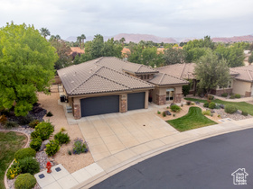 Photo 2 for 145 S Crystal Dr #113