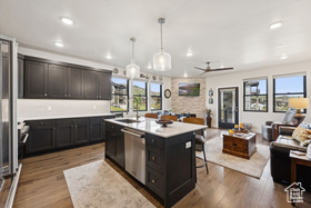 Photo 4 for 1121 W Helling Cir #101