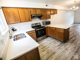 Photo 4 for 475 N Redwood Rd #30