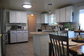 Photo 5 for 1740 N Gregory Dr
