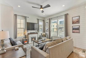 Photo 3 for 1053 W Wasatch Spring Rd