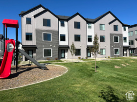 Photo 1 for 589 W 1810 North #66