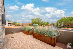 Photo 4 for 2085 N Tuweap Dr #32
