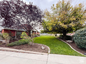 Photo 6 for 8701 S Temple Dr