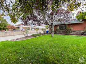 Photo 4 for 8701 S Temple Dr