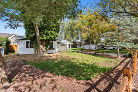 Photo 2 for 1345 E Elm Leaf Cv