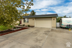 Photo 2 for 3503 W Paiute Dr