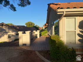Photo 3 for 2105 S Balboa Way #15