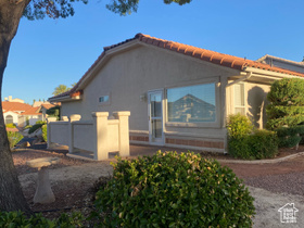 Photo 4 for 2105 S Balboa Way #15