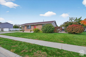 Photo 3 for 3962 W Misty Dr