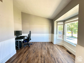 Photo 3 for 1046 N Cedarwood Blvd