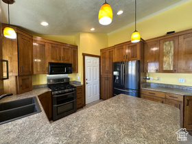 Photo 5 for 1046 N Cedarwood Blvd