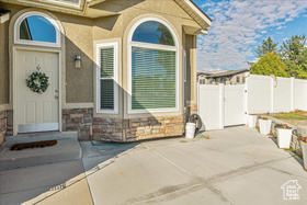 Photo 4 for 989 E Dry Gulch Rd