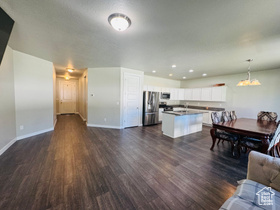 Photo 6 for 954 N Wahlen Way