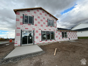 Photo 4 for 710 E 2475 North