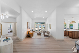 Photo 6 for 909 S Ridge Ln