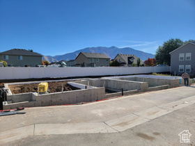 Photo 3 for 735 S Harrison Dr #26