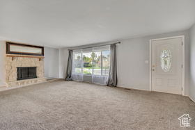 Photo 4 for 1261 E Sandra Cir