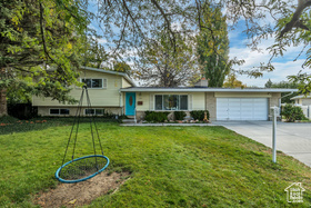 Photo 2 for 1261 E Sandra Cir