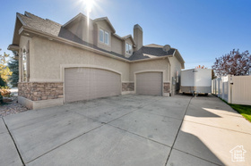 Photo 5 for 686 Wellington Dr