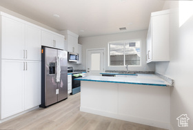 Photo 2 for 2606 N Clark Pkwy