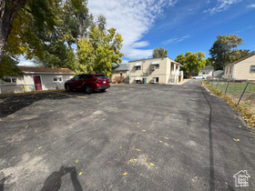 Photo 4 for 850 S Lake St
