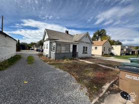 Photo 2 for 860 S Lake St