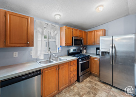 Photo 5 for 1450 N Washington Blvd #131