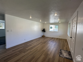 Photo 3 for 131 N Terrace Dr