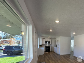 Photo 6 for 131 N Terrace Dr