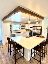 Photo 4 for 5628 Oakwood Ct
