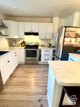 Photo 5 for 5628 Oakwood Ct