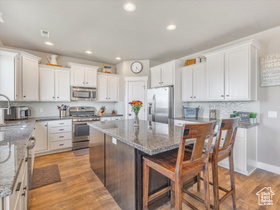 Photo 3 for 8169 S Flaxton Ln