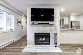 Photo 3 for 1885 Prospector Ave #B10
