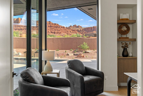 Photo 6 for 2498 N Lacasa Dr