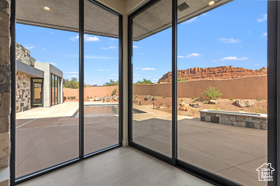 Photo 4 for 2498 N Lacasa Dr