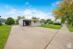 Photo 3 for 607 E 875 North