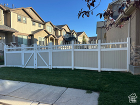 Photo 4 for 1032 N Apple Seed Ln