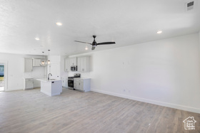 Photo 5 for 127 1580 West